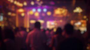¿Puedo reclamar daños y perjuicios por un tiroteo en un bar o discoteca?